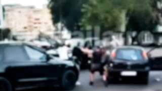 Clanurile interlope s-au bătut cu săbii şi topoare în Brăila. O victimă a refuzat să depună plângere