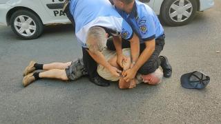Bătrân cardiac din Iaşi, trântit la pământ pentru că a refuzat să se legitimeze. Bea bere pe domeniul public