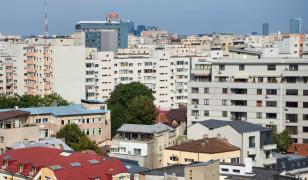 CALCUL. Cu cât va plăti mai mult un român care îşi ia credit pe 30 de ani pentru locuinţă după creşterea TVA