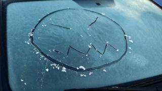 "E foarte frig, de acum e toamnă". Dimineață cu -1,7 grade la Miercurea Ciuc