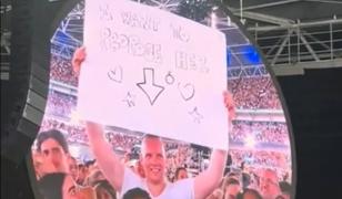 Coldplay, hohote de râs la Wembley: "Nu este partenera altcuiva?"