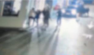 Tânăr de 23 de ani, snopit în bătaie la o benzinărie din Bacău. Scena, surprinsă de camere