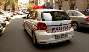 Femeie din Prahova, înjunghiată de concubin în casa soţului, după ce aceasta a refuzat să se împace cu el