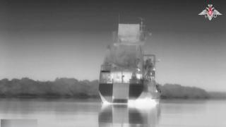 Rușii au trimis în premieră o dronă navală 25 km pe Dunăre pentru a lovi nava ucraineană. Momentul impactului