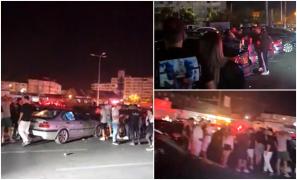 Bătaie generală în Focșani, după ce o tânără care făcea drifuri a lovit mai multe mașini într-o parcare