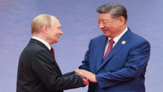 Vladimir Putin, vizită fără precedent în China. Kremlinul anunţă că "europenii stau în calea păcii"