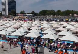 Persoanele cu dizabilităţi, ajutate să se bucure de mare: "E dramatic să fii în fața mării și să n-o atingi"