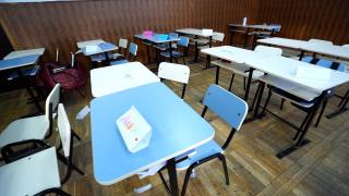 Profesorii, revoltați: mai multe ore, aceleași salarii. Proteste chiar în prima zi de școală