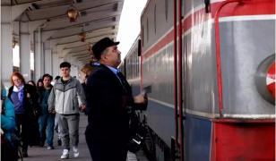 Elevii din învățământul preuniversitar beneficiază și în acest an de facilități la călătoria cu trenul