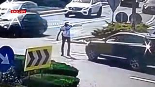 Momentul în care un afacerist din Arad târăşte cu maşina un polițist care dirija circulaţia, în Eforie