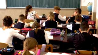 Primesc sau nu elevii absenţe dacă nu merg la şcoală luni, în prima zi?