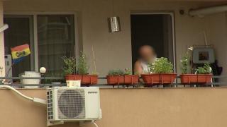 De la ferestre, pe internet. Cum ajung imaginile din propria locuinţă pe rețelele sociale