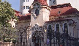 Peste 400 de clădiri retrocedate din Bucureşti, unele monumente istorice, au fost abandonate şi se degradează