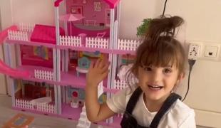 Copilăria Narcisei, umbrită de boală. La 4 ani, fetița intră în sala de operație pentru o operaţie la inimă