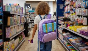 Cât a ajuns să coste un coş cu rechizite înainte de prima zi de şcoală