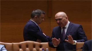 Grindeanu a încălcat "pactul de neagresiune" din coaliţie. Scenariul PSD pentru reforma administraţiei locale