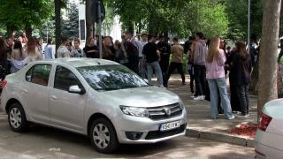 Profesor bătut crunt de un elev în curtea unui liceu din Galați, după ce i-a atras atenția că fuma