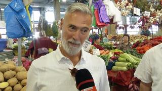 Inflaţia a explodat. Cât au ajuns să coste merele. Reacţia unui suedez în Obor: "Aici e mai scump ca acasă"