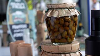 Un procent copleşitor de ulei de măsline extravirgin din comerţ este fals