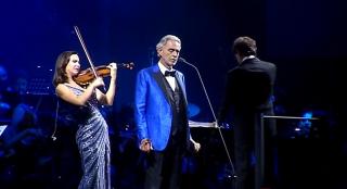 A doua zi la Unforgettable Festival. Andrea Bocelli, recital de excepţie în fața a peste 70.000 de oameni