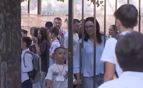 Două şcoli din Bucureşti au program în 3 schimburi. Reacţia ministrului Educaţiei: "E ilegal"