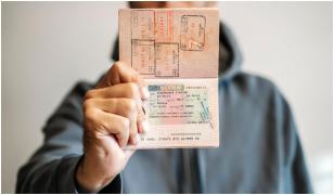 UE vrea reguli mai stricte pentru eliberarea vizelor pentru rușii care susţin Kremlinul