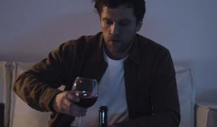 Ziua Națională a Recuperării din Adicții. În România, speranța vine din centre private