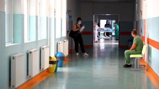 Aproape 650.000 de români au rămas fără asigurare de sănătate după ce au ieşit de la co-plată