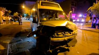 Microbuz plin cu pasageri, accident de groază într-o intersecţie din Constanţa