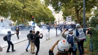 Străzile Franței, transformate în câmp de luptă: "Nu mai am prea multe de pierdut!"