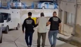 Brăilean de 55 de ani, arestat preventiv după ce ar fi constrâns şi agresat sexual o tânără de 18 ani