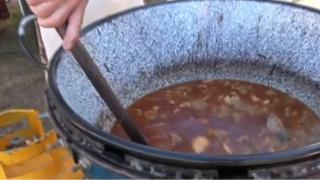 Vânătorii se întrec în măiestrie: secretul ceaunului perfect cu mistreţ sau căprior. Cât trebuie să fiarbă