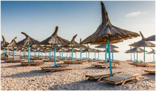 Septembrie cu soare pe litoral. Hotelurile atrag turiști cu oferte începând de la 280 lei, cu mic dejun inclus