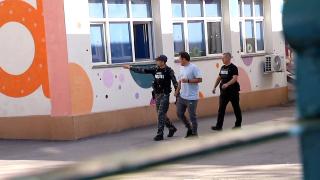 Părinţii, panicaţi de ameninţarea cu un masacru în şcoli. "Cine ştie ce e în sufletul acelui om?"