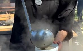 Ciorba candrenarilor, o rețetă unică, creată chiar de un călugăr din zona Bucovinei