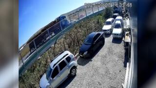 Un camion a declanșat un carambol în Cluj pentru că nu a respectat distanţa. O femeie a fost rănită