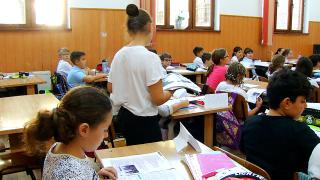 Zilnic 11 copii sunt abuzați sexual în România. Statul încă ezită să introducă educaţia sexuală în şcoli