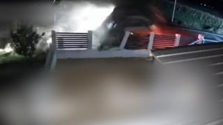 Momentul când un adolescent băut intră într-un cap de pod şi se răstoarnă de mai multe ori, în Bistriţa-Năsăud