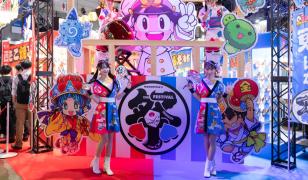 A început cel mai mare festival de gaming din lume. Pasionații stau la cozi uriașe pentru a testa jocurile