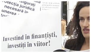 Finanţiştii, cu revendicările în stradă. "ANAF e vinovatul de serviciu tot timpul"