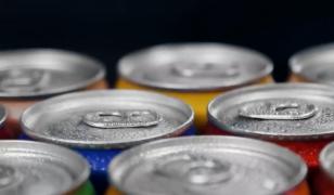 Băuturile interzise minorilor dar vândute în orice magazin: 70% dintre adolescenți le-au încercat