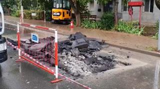 Pericol de explozie pe o stradă din Reşiţa, după ce un muncitor a fisurat o ţeavă de gaze