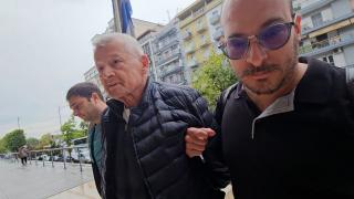 Momentul în care Oprescu e dus la audieri. Cere să rămână în Grecia: "Nu e luat în considerare ce am realizat"