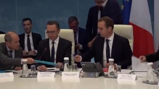 "Glumele trebuie să înceteze". Franţa, în haos după ce a schimbat 3 premieri într-un singur an