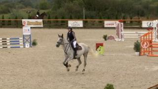 Tinerii care fac spectacol în echitaţie, un sport tot mai popular în România