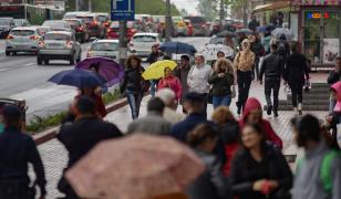 Vremea se încălzeşte uşor, cu temperaturi de până la 21°C. Zonele unde va mai continua să plouă