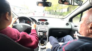 România, cea mai dificilă ţară pentru şoferi începători. Se plâng că semnul distinctiv le aduce numai probleme