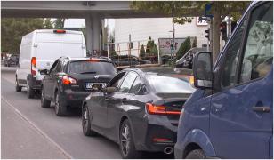 Maşinile cu cel puţin 4 persoane ar putea merge pe benzi speciale, în Bucureşti