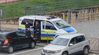 Moarte misterioasă în Cluj. Un bărbat a fost găsit fără viaţă în spatele unei biserici