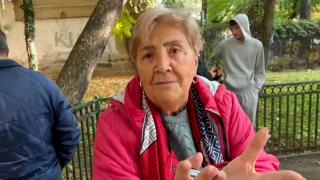 Mărturia unei femei care locuieşte în faţa blocului explodat: "Ăia de ce verificau gazele? De la gaze a fost"